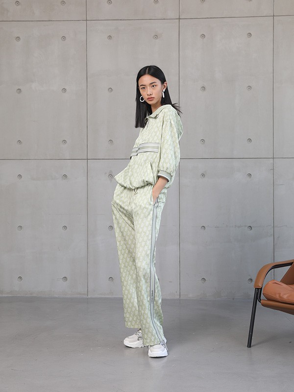 美诗缇2022春夏季绿色格子长裤