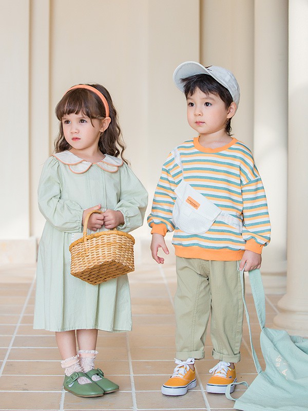 古力家童装2022春夏季蓝色娃娃领连衣裙