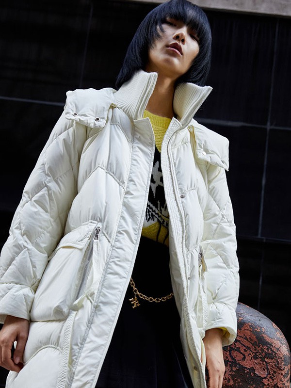 纳俪2021秋冬季白色连帽羽绒服