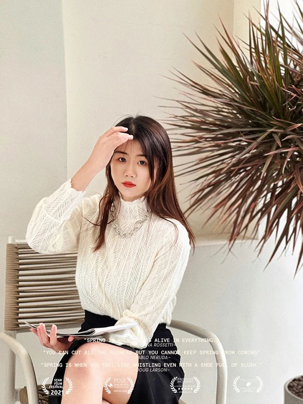 街调2022春夏季白色高领毛衣