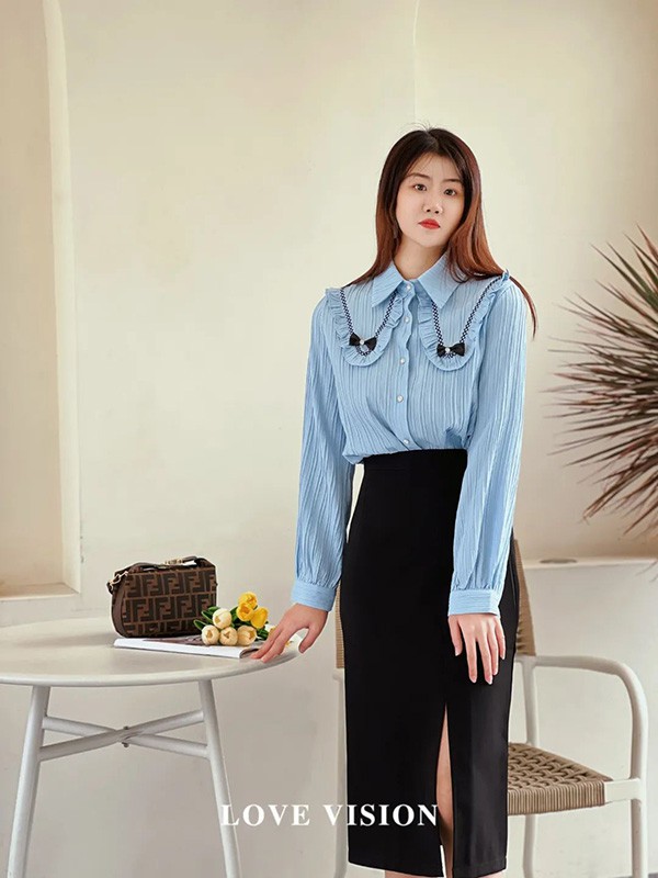 街调2022春夏季蓝色娃娃领衬衫