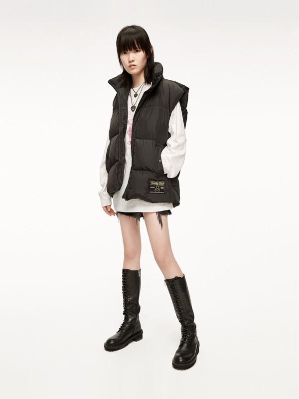 摩安珂 2021秋冬季黑色纯色马夹