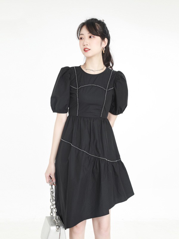 邻家女孩2022春夏季黑色不对称连衣裙
