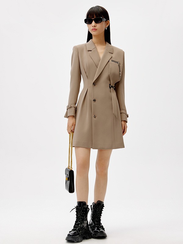 荷高2022春夏季卡其色收腰连衣裙