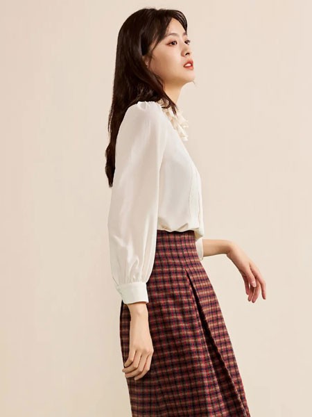 费依女装2021秋冬季白色纯色衬衫