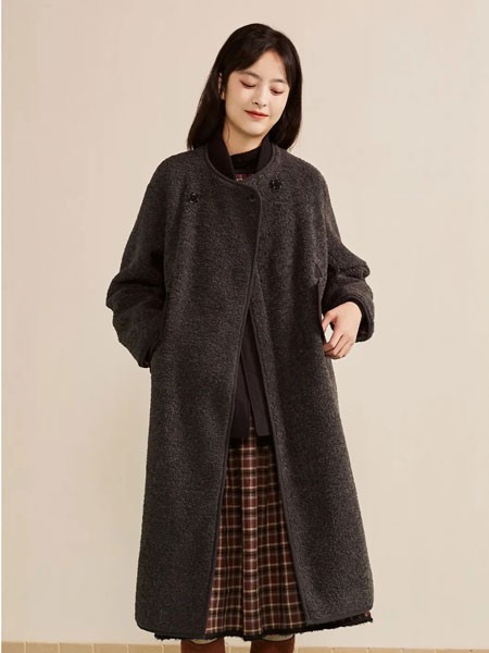费依女装2021秋冬季黑色纯色大衣