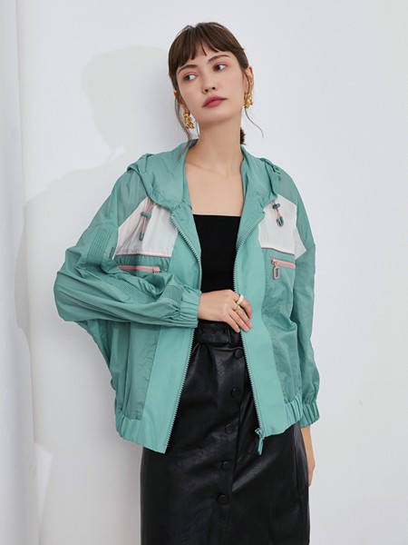 伊布都2022春夏季黑色亮面包臀裙