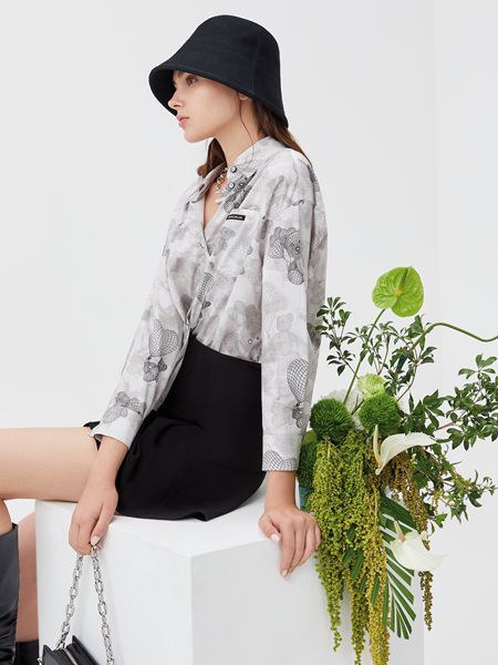 香影2022春夏季白色印花雪纺衫