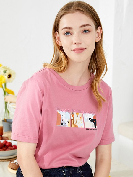 朵以2022春夏季粉色印花T恤