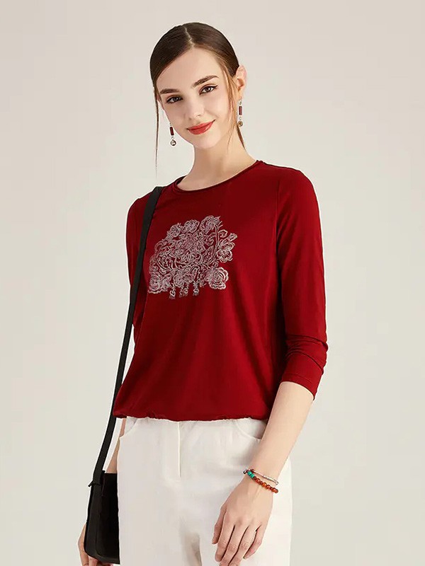 天意女装2021秋冬季酒红色印花T恤