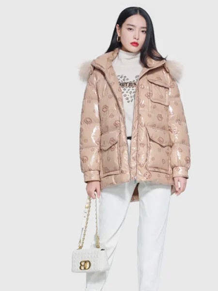 芭蒂娜2021秋冬季裸色印花羽绒服