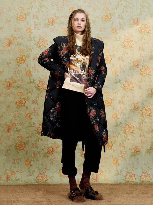 犁人坊女装2021秋冬季白色印花T恤