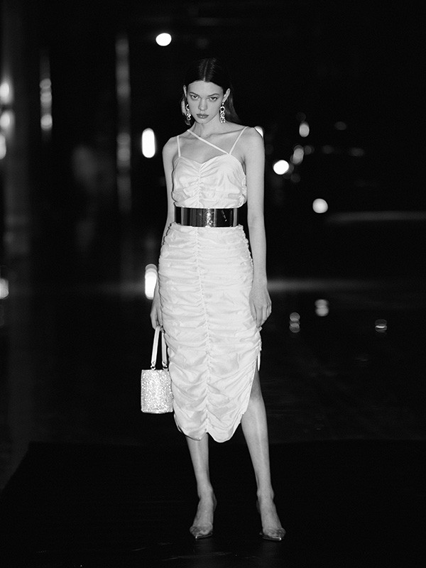 MYMO2022春夏季白色开叉吊带裙