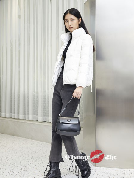 千细2021秋冬季白色高领羽绒服