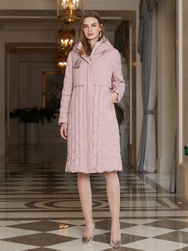 木帛女装2021秋冬季粉色高领派克服