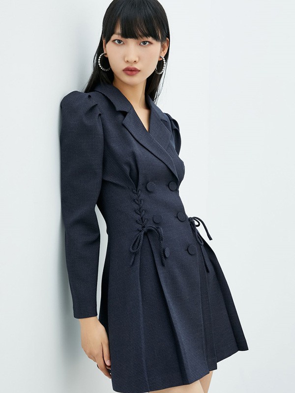 维莎曼女装2022春夏季黑色收腰连衣裙