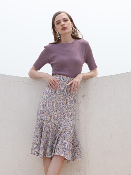 吉米赛欧女装2022春夏季白色印花半身裙