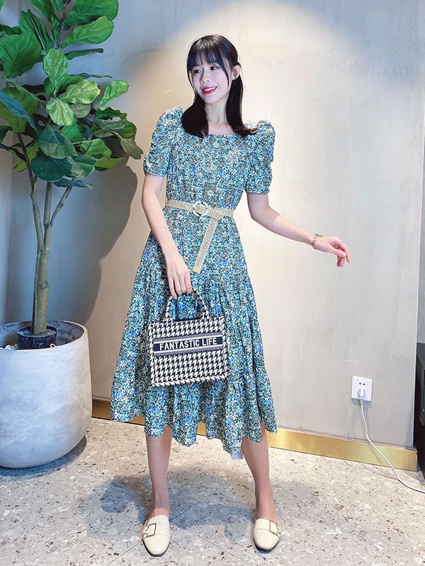 艾蜜唯娅2022春夏季绿色印花连衣裙