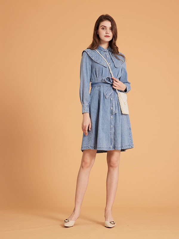 集娴2022蓝色娃娃领连衣裙
