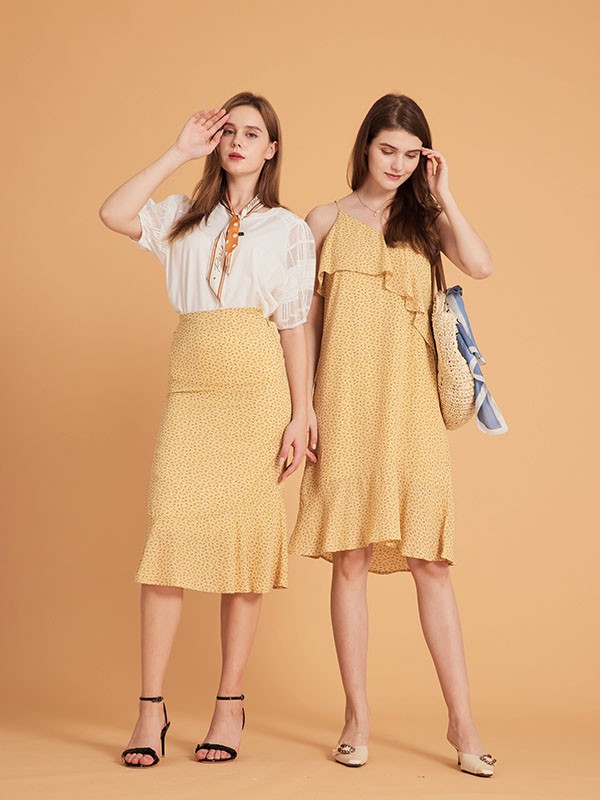 集娴2022春夏季黄色荷叶边吊带裙