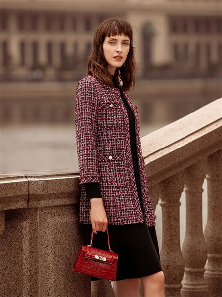 菲妮迪女装2021秋冬季粉色格子大衣