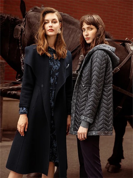菲妮迪女装2021秋冬季黑色纯色大衣