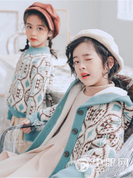 卡琪屋2021秋冬季白色印花外套