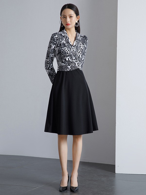 佳纷时尚馆女装2022春夏季黑色纯色半身裙