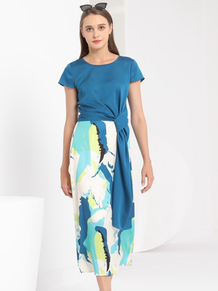 芮色女装2022春夏季蓝色印花长裙