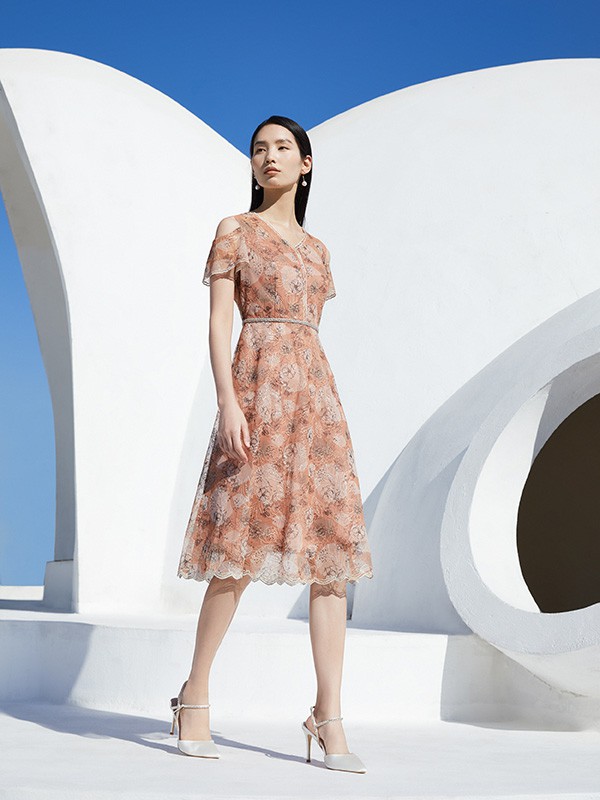 佳纷时尚馆女装2022春夏季橙色印花连衣裙