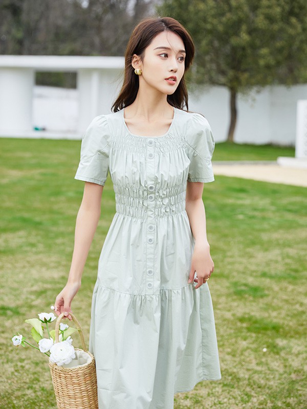 艾蜜唯娅2022春夏季绿色褶皱连衣裙