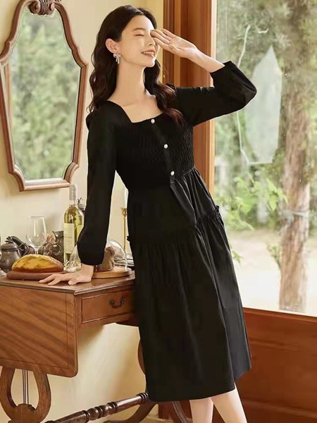 范可辛女装2022春夏季黑色纯色连衣裙