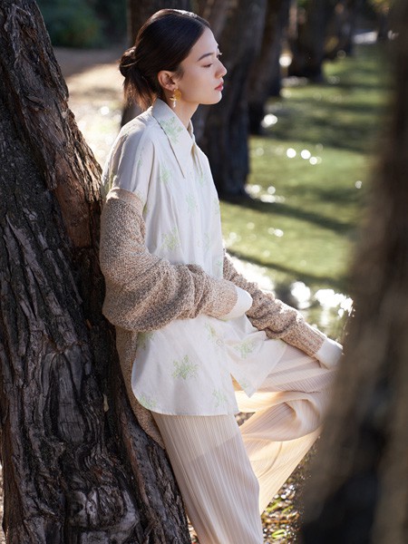 茵曼2022春夏季白色宽松衬衫