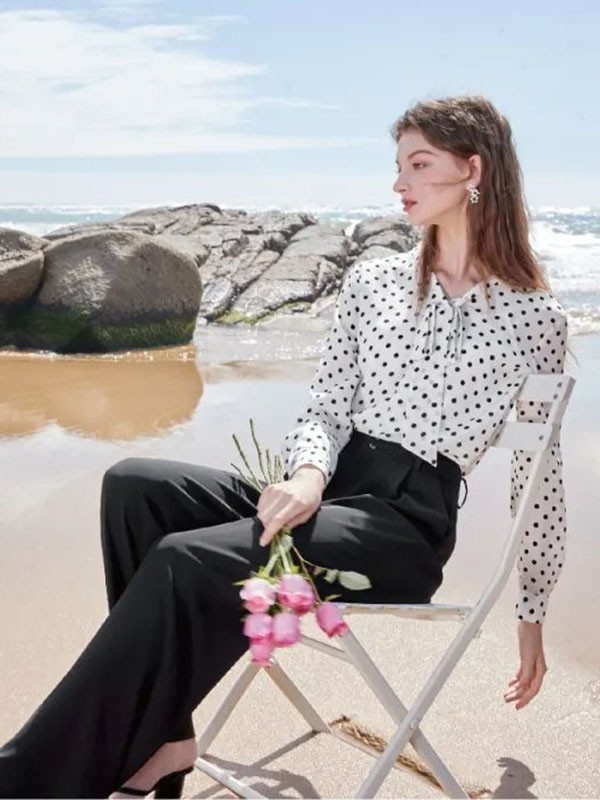 UU2022春夏季白色波点衬衫