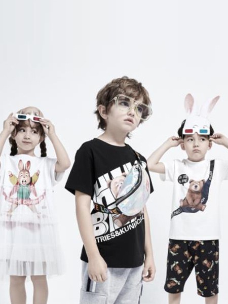 Minitries童装2022春夏季黑色印花T恤