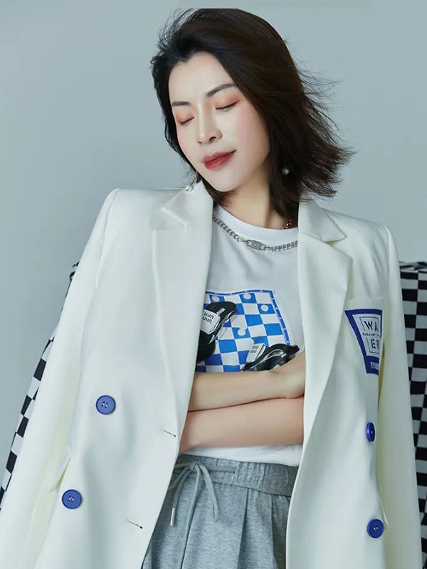 红提女装2022春夏季白色印花西装