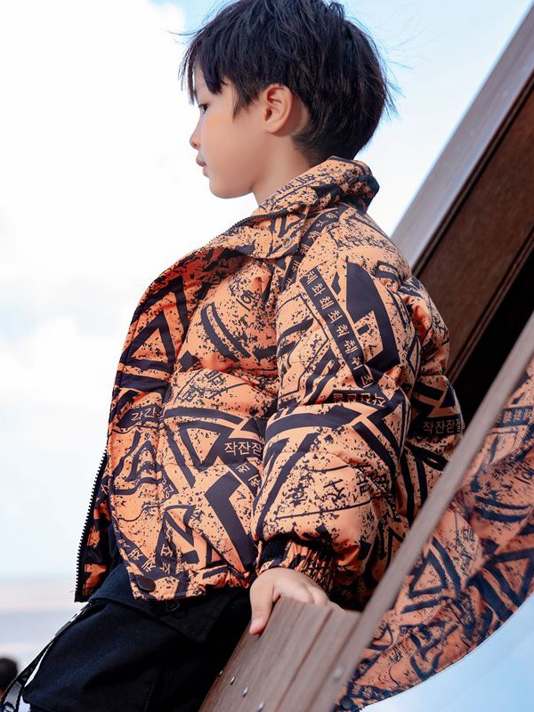 妈爱家童装2021秋冬季橙色印花棉服