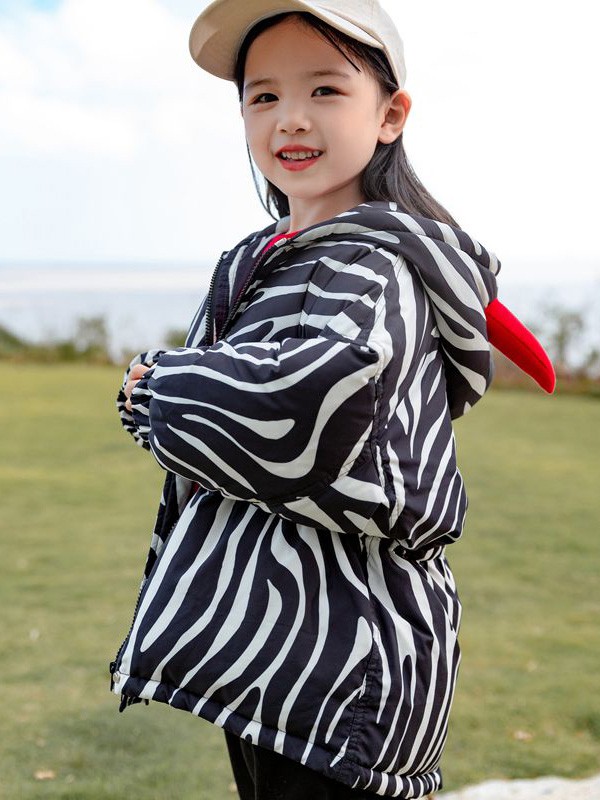 妈爱家童装2021秋冬季黑色印花棉服