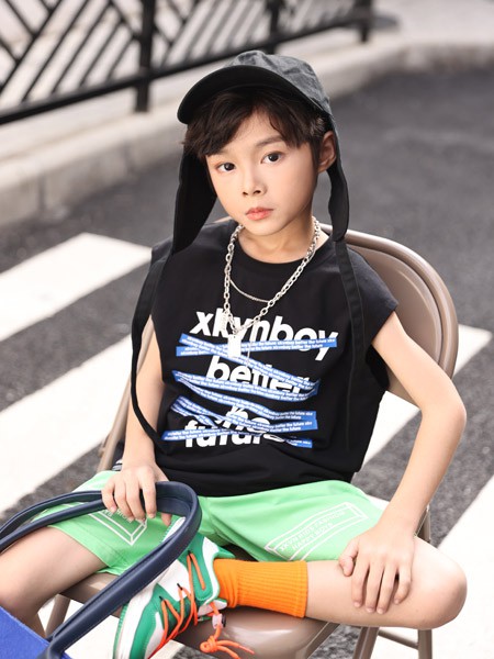 熊卡唯妮童装2022春夏季黑色印花T恤