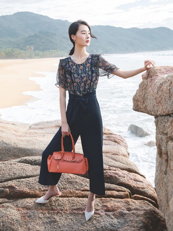 藏九2022春夏季黑色印花雪纺衫