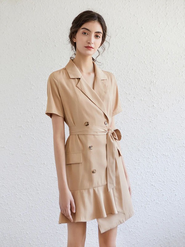 蓝珣2022春夏季卡其色收腰连衣裙