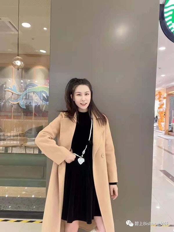 碧上2021秋冬季卡其色纯色大衣