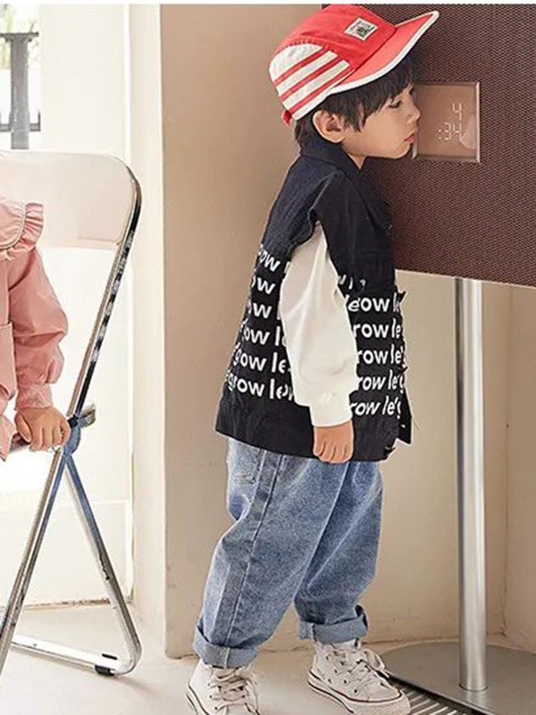 魔方2021秋冬季黑色印花背心