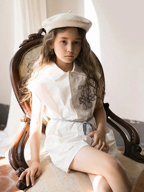 雏鸽童装2022春夏季白色印花衬衫