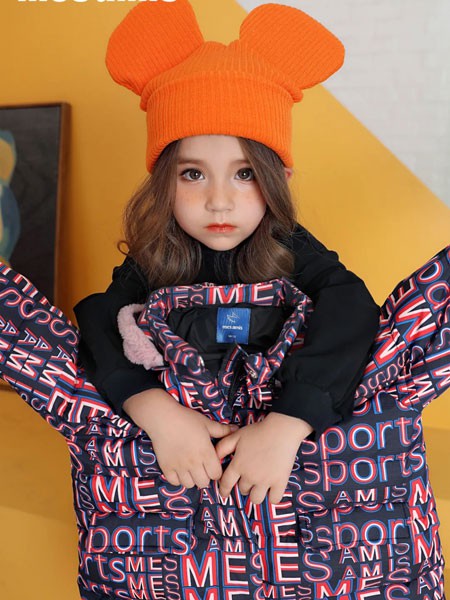 摩米童装2021秋冬季黑色印花T恤