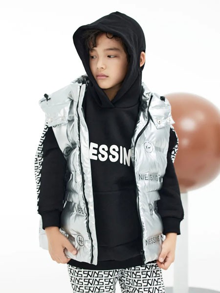 尼辛2021秋冬季黑色字母卫衣