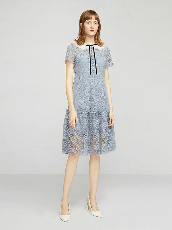 卡洛琳女装2022春夏季灰色蕾丝连衣裙