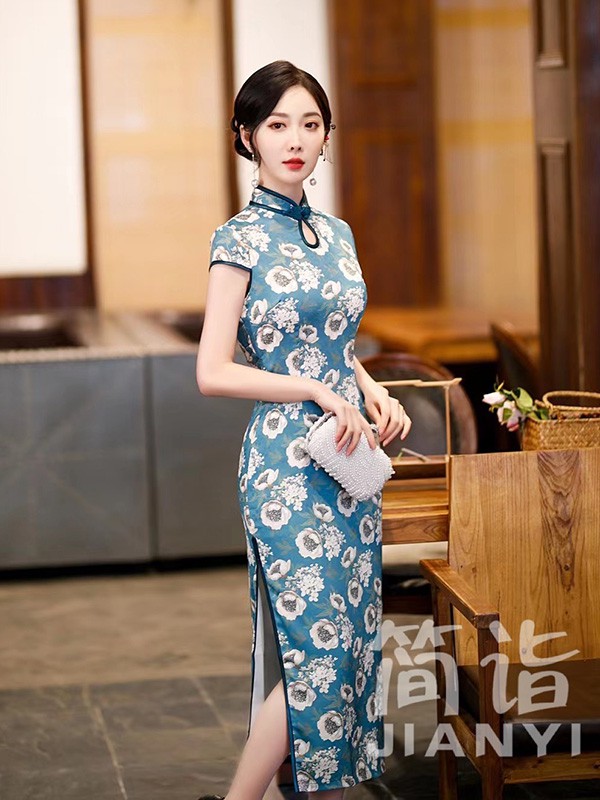 简诣2022春夏季蓝色印花旗袍