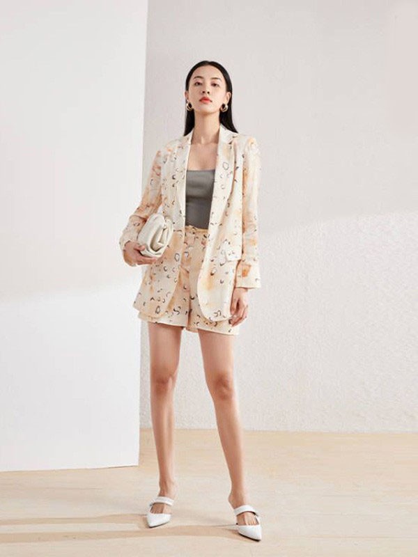 MYMO2022春夏季米色纯色短裤