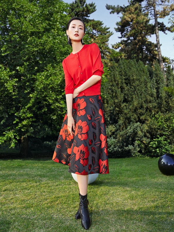 贵姿女装2022春夏季黑色印花半身裙